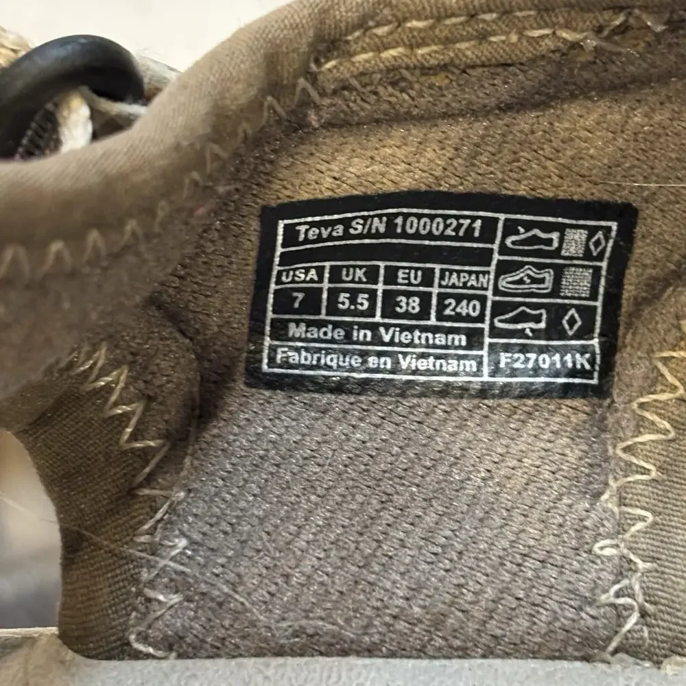 Teva Ewaso Hiking Sandals Womens 7 Gray Taupe Purple Closed Toe Trail Water Shoe